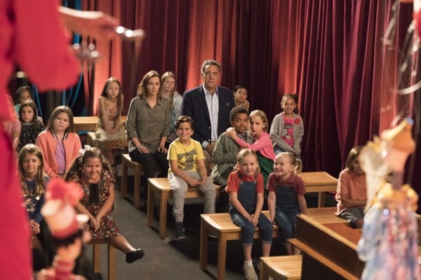 Согреваемся вместе: 7 теплых сериалов для осенних вечеров 