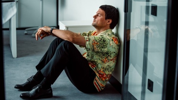 Эксклюзив: фрагмент финальной серии сериала «Надвое» с Данилой Козловским и Александром Петровым Эксклюзив: фрагмент финальной серии сериала «Надвое» с Данилой Козловским и Александром Петровым