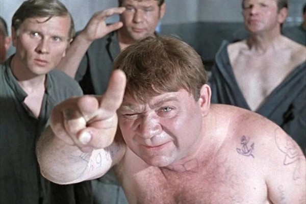 Эксклюзив: Агата Муцениеце раскрыла имена любимых актеров и рассказала о сериале, который засмотрела до дыр