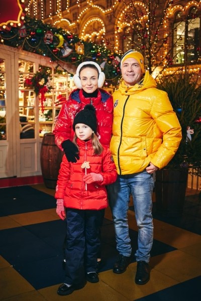 Дмитрий Песков, Ксения Собчак, Юлия Пересильд и другие звездные гости открытия ГУМ-катка