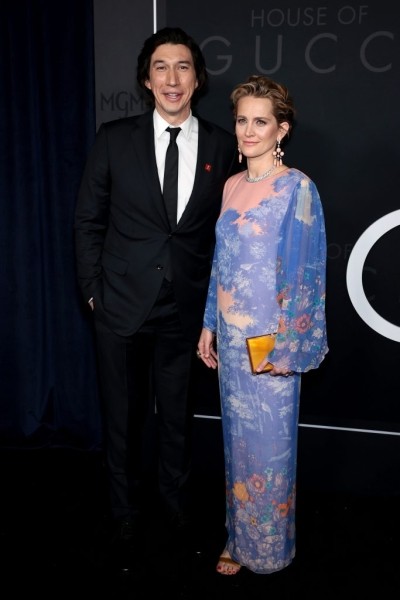 Леди Гага с прозрачным декольте, Джаред Лето с мамой и другие подробности премьеры фильма «Дом Gucci» в Нью-Йорке