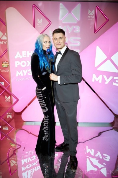 «День Рождения МУЗ-ТВ»: первый выход МакSим, Ольга Бузова с тейпами и другие подробности мероприятия «День Рождения МУЗ-ТВ»: первый выход МакSим, Ольга Бузова с тейпами и другие подробности мероприятия