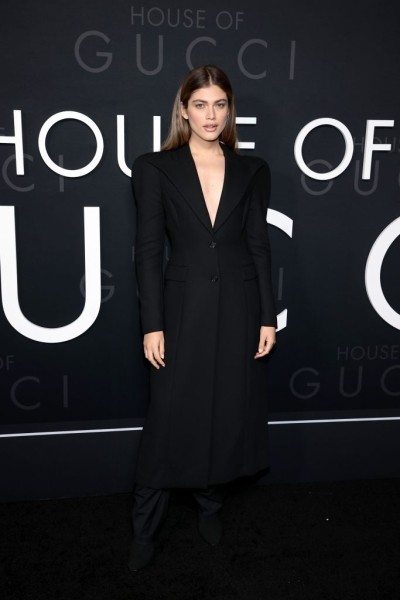 Леди Гага с прозрачным декольте, Джаред Лето с мамой и другие подробности премьеры фильма «Дом Gucci» в Нью-Йорке