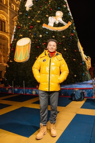 Дмитрий Песков, Ксения Собчак, Юлия Пересильд и другие звездные гости открытия ГУМ-катка