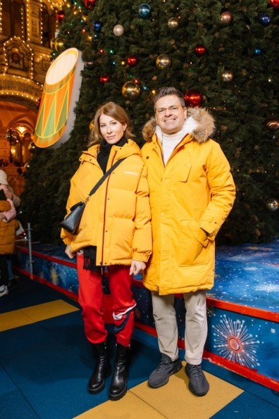 Дмитрий Песков, Ксения Собчак, Юлия Пересильд и другие звездные гости открытия ГУМ-катка