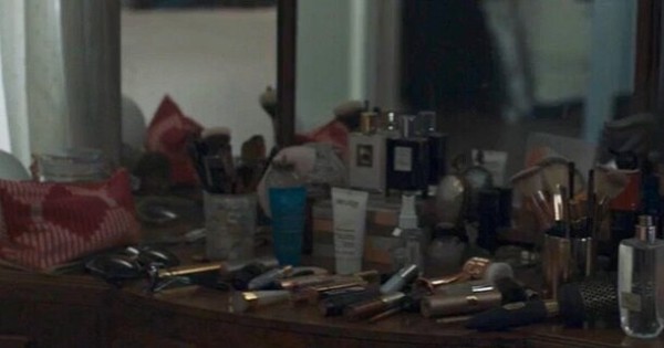 От «Убивая Еву» до «Завтрака у Тиффани»: какими духами пользуются герои кино и сериалов 