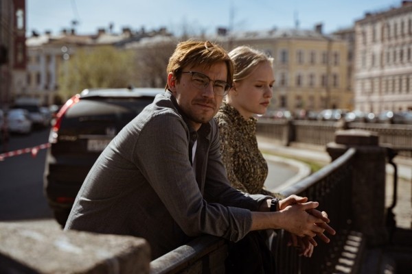 Эксклюзив: фрагмент финальной серии сериала «Надвое» с Данилой Козловским и Александром Петровым Эксклюзив: фрагмент финальной серии сериала «Надвое» с Данилой Козловским и Александром Петровым