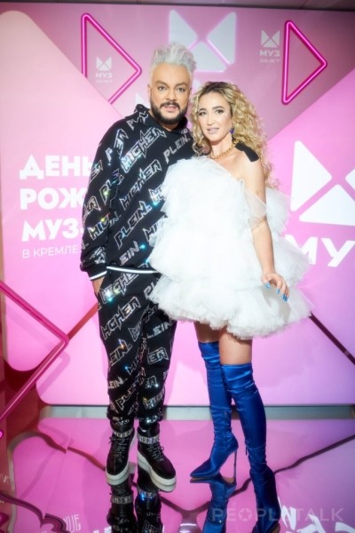 «День Рождения МУЗ-ТВ»: первый выход МакSим, Ольга Бузова с тейпами и другие подробности мероприятия «День Рождения МУЗ-ТВ»: первый выход МакSим, Ольга Бузова с тейпами и другие подробности мероприятия