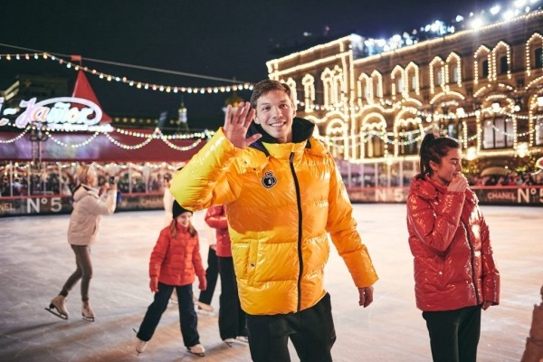 Дмитрий Песков, Ксения Собчак, Юлия Пересильд и другие звездные гости открытия ГУМ-катка