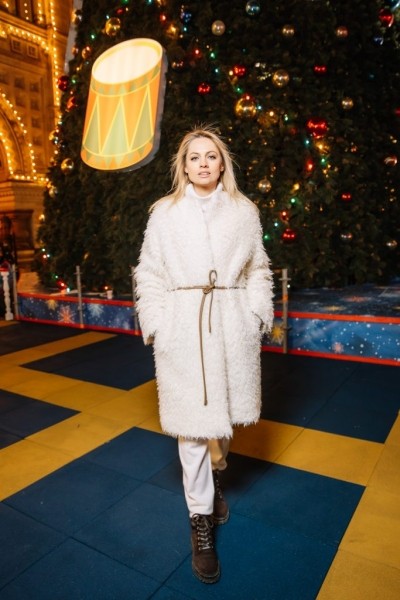 Дмитрий Песков, Ксения Собчак, Юлия Пересильд и другие звездные гости открытия ГУМ-катка