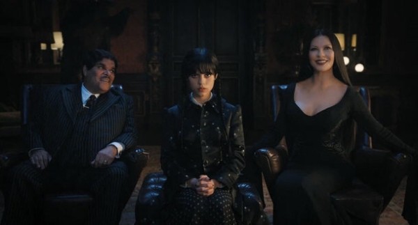 Знакомьтесь — Аддамсы: 7 главных экранизаций комикса о странной семейке Знакомьтесь — Аддамсы: 7 главных экранизаций комикса о странной семейке