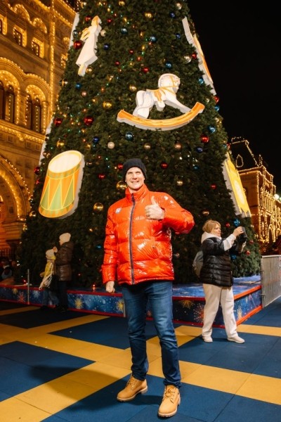 Дмитрий Песков, Ксения Собчак, Юлия Пересильд и другие звездные гости открытия ГУМ-катка