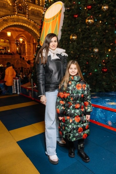 Дмитрий Песков, Ксения Собчак, Юлия Пересильд и другие звездные гости открытия ГУМ-катка