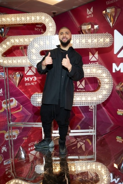 «День Рождения МУЗ-ТВ»: первый выход МакSим, Ольга Бузова с тейпами и другие подробности мероприятия «День Рождения МУЗ-ТВ»: первый выход МакSим, Ольга Бузова с тейпами и другие подробности мероприятия