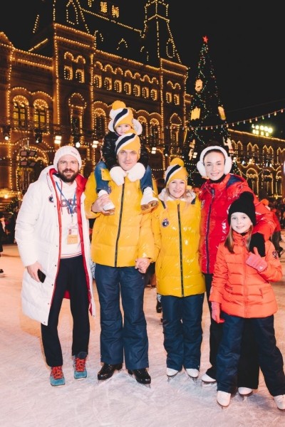 Дмитрий Песков, Ксения Собчак, Юлия Пересильд и другие звездные гости открытия ГУМ-катка