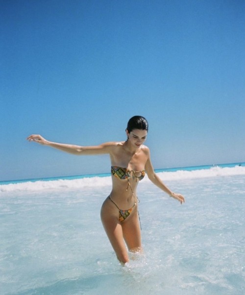 В день рождения Кендалл Дженнер: 26 самых откровенных фотографий модели