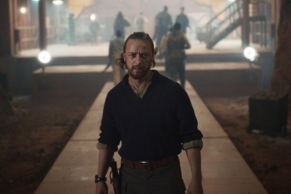 Что смотреть в декабре: «Эмили в Париже», домашние вампиры и сиквел «Достать ножи» Что смотреть в декабре: «Эмили в Париже», домашние вампиры и сиквел «Достать ножи»