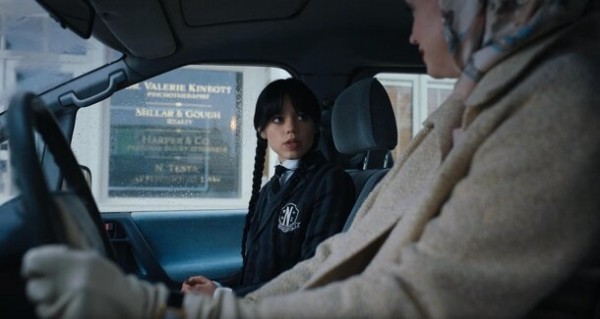 10 крутых пасхалок в «Уэнсдэй», которые вы могли не заметить 