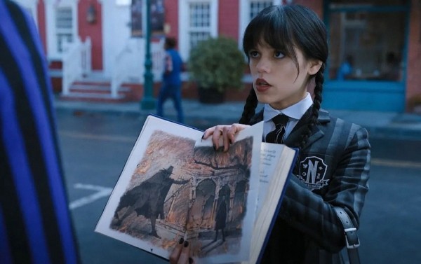 5 сериалов в стиле «Уэнсдей» 5 сериалов в стиле «Уэнсдей»