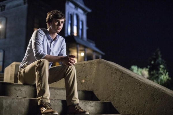 Добро пожаловать в ад: 7 фильмов и сериалов про проклятые отели Добро пожаловать в ад: 7 фильмов и сериалов про проклятые отели