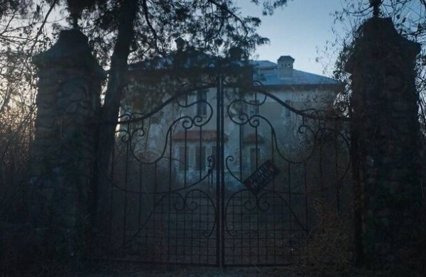 Отправляемся в Европу: 6 необычных локаций, где снимали сериал «Уэнсдэй»