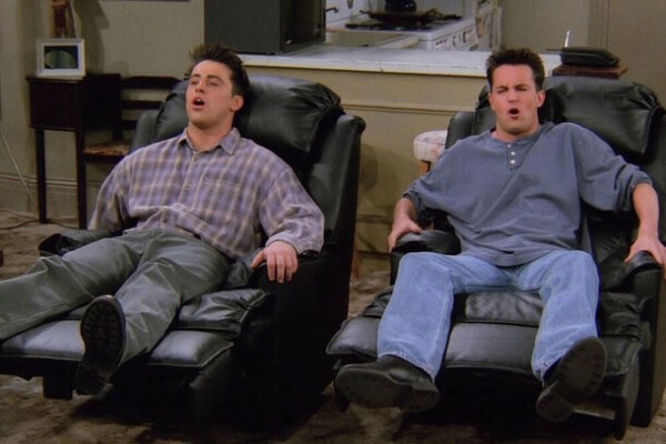 16 незабываемых подарков на Новый год в стиле героев культовых сериалов