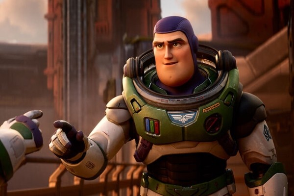 Разбор полетов: 14 громких кинопровалов и скандалов 2022 года