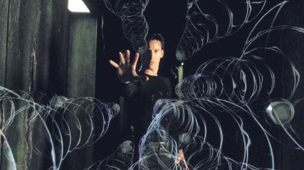 От Библии до азиатских боевиков и компьютерных игр: как и почему «Матрица» завоевала статус культового фильма и какие послания в ней зашифрованы?