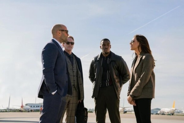 От «джунглей в стакане» до безумно дорогого скотча: 9 напитков в фильмах Гая Ричи От «джунглей в стакане» до безумно дорогого скотча: 9 напитков в фильмах Гая Ричи