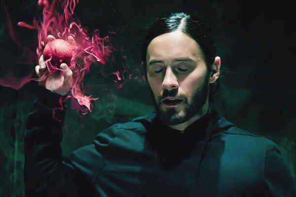 Разбор полетов: 14 громких кинопровалов и скандалов 2022 года