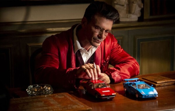 Что смотреть на выходных: «Достать ножи 2», демоническая больница и «Эмили в Париже» Что смотреть на выходных: «Достать ножи 2», демоническая больница и «Эмили в Париже»