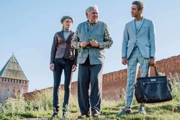 Что смотреть в декабре: «Эмили в Париже», домашние вампиры и сиквел «Достать ножи» Что смотреть в декабре: «Эмили в Париже», домашние вампиры и сиквел «Достать ножи»