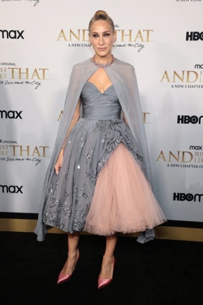 Его просто не узнать: Сара Джессика Паркер вышла в свет со взрослым сыном