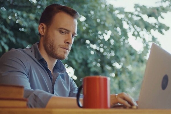 16 незабываемых подарков на Новый год в стиле героев культовых сериалов