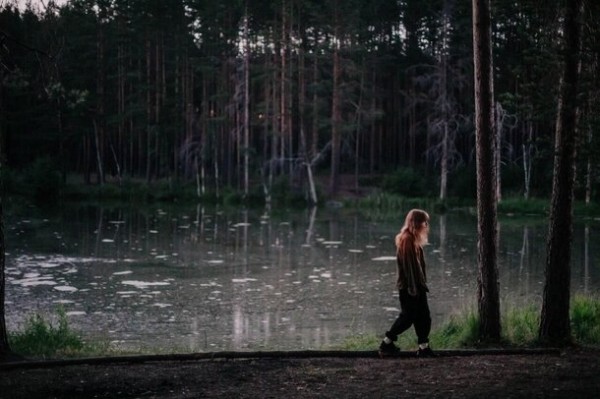 Что смотреть в декабре: «Эмили в Париже», домашние вампиры и сиквел «Достать ножи» Что смотреть в декабре: «Эмили в Париже», домашние вампиры и сиквел «Достать ножи»