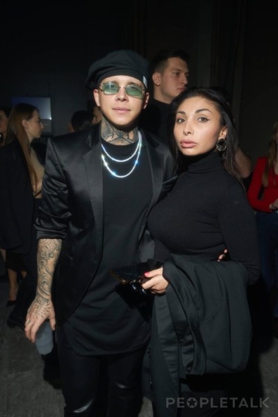 Тимати отдыхает в компании участниц «Холостяка» на закрытой вечеринке, организованной VK Тимати отдыхает в компании участниц «Холостяка» на закрытой вечеринке, организованной VK