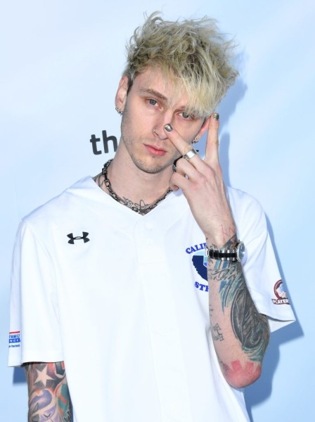 Парень Меган Фокс запускает свой бренд лаков для ногтей