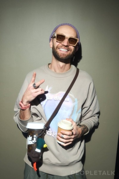 Тимати отдыхает в компании участниц «Холостяка» на закрытой вечеринке, организованной VK Тимати отдыхает в компании участниц «Холостяка» на закрытой вечеринке, организованной VK