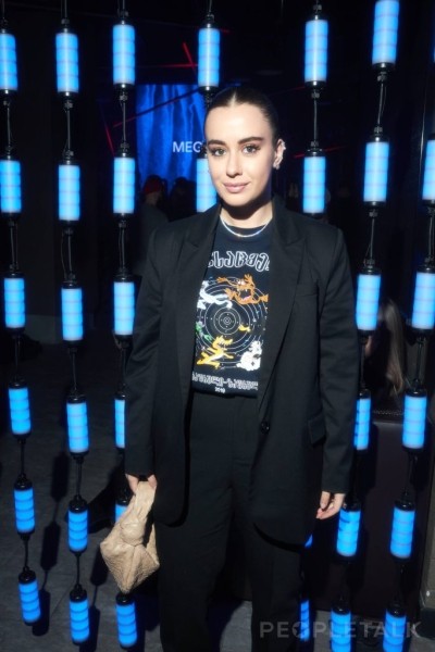 Тимати отдыхает в компании участниц «Холостяка» на закрытой вечеринке, организованной VK Тимати отдыхает в компании участниц «Холостяка» на закрытой вечеринке, организованной VK