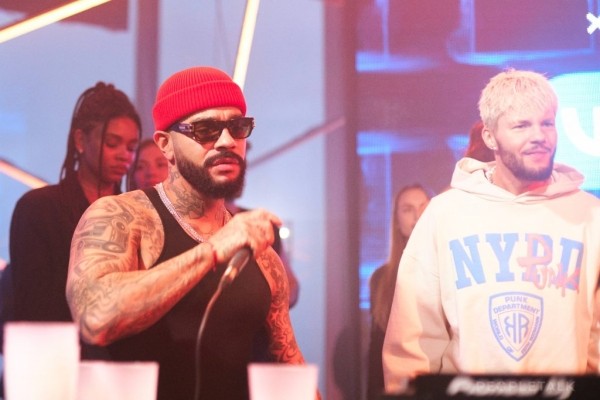 Тимати отдыхает в компании участниц «Холостяка» на закрытой вечеринке, организованной VK Тимати отдыхает в компании участниц «Холостяка» на закрытой вечеринке, организованной VK