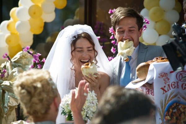 8 современных российских комедий, заслуживших зрительскую любовь 8 современных российских комедий, заслуживших зрительскую любовь