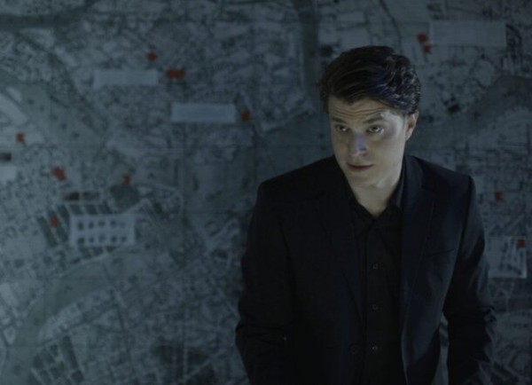 Монархия, роботы и загадочные убийства: все, что вам нужно знать о новом сериале «Фандорин. Азазель»