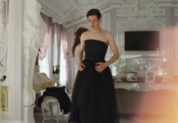 Монархия, роботы и загадочные убийства: все, что вам нужно знать о новом сериале «Фандорин. Азазель»