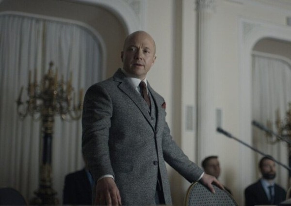 Монархия, роботы и загадочные убийства: все, что вам нужно знать о новом сериале «Фандорин. Азазель»