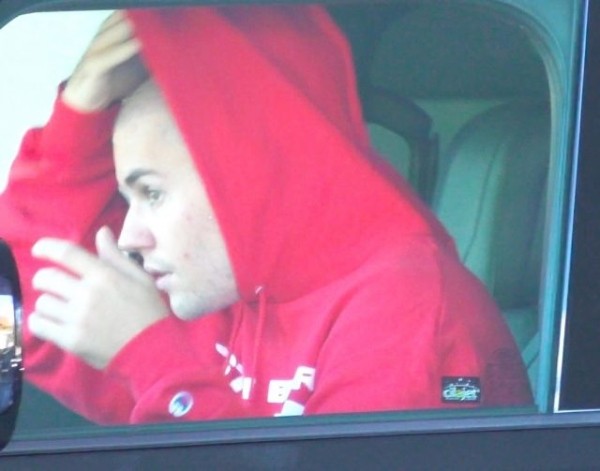 На фоне слухов о расставании с Хейли: Джастин Бибер побрился налысо На фоне слухов о расставании с Хейли: Джастин Бибер побрился налысо