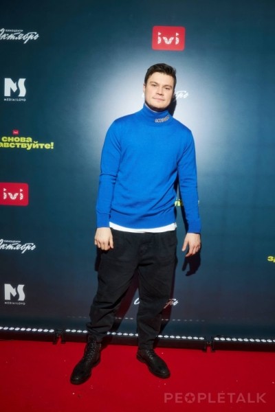 Аглая Тарасова, Андрей Бурковский, Любовь Толкалина на премьере сериала «И снова здравствуйте!»