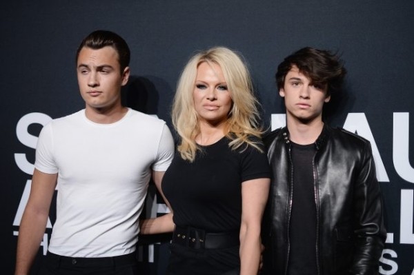 После шестого развода: как Памела Андерсон переживает расставание с мужем