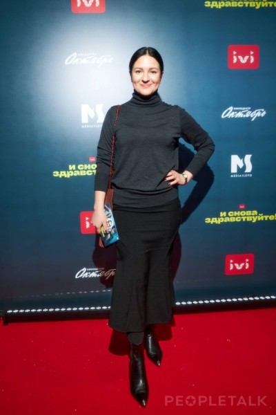 Аглая Тарасова, Андрей Бурковский, Любовь Толкалина на премьере сериала «И снова здравствуйте!»