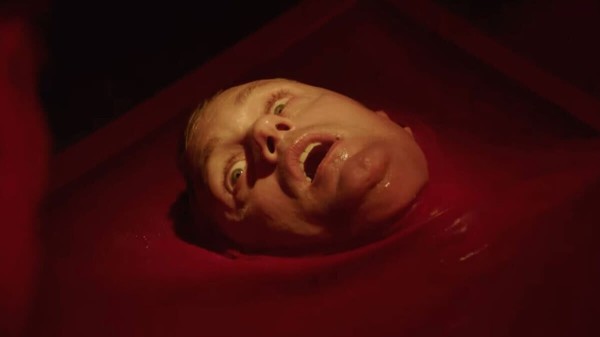 «Бескрайний бассейн»: Рецензия Киноафиши