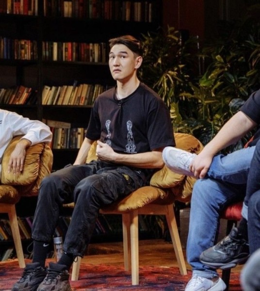 «Happy End», «ЧБД», «Вампиры средней полосы» и другие победители IV церемонии вручения национальной премии в области веб-индустрии «Happy End», «ЧБД», «Вампиры средней полосы» и другие победители IV церемонии вручения национальной премии в области веб-индустрии